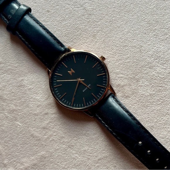 MVMT Boulevard Watch in Santa Monica Black - Picture 4 of 4